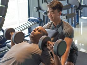 How a Personal Instructor in the Gym Helps Build Safer and More Effective Workouts